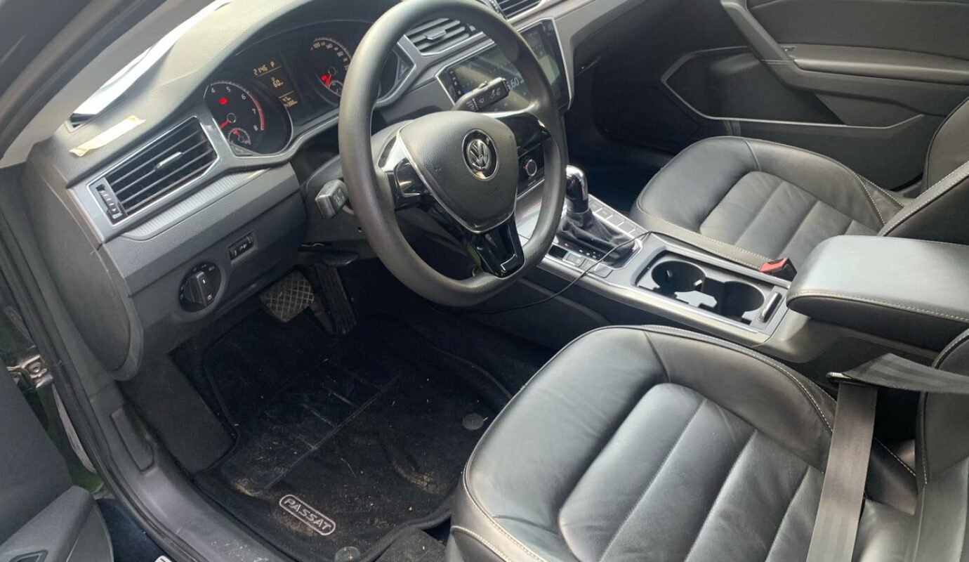 Location Volkswagen Passat 2018 – Transfert passager Dakar – AIBD